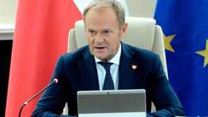 Туск обвинил Трампа в перекладывании ответственности за Украину на ЕС