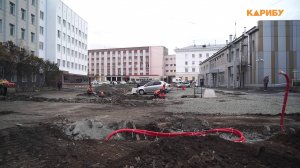 Обустроили тротуары, занялись ливневкой и люками: ремонт парковки за автовокзалом продолжается