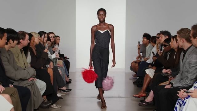 Показ коллекции Calvin Klein весна-лето 2026