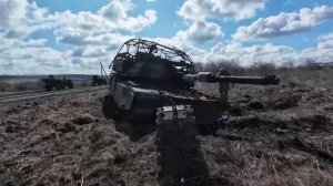 Российские военные выбили противника из Юнаковки и заняли стратегически важную высоту.