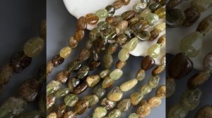 Зеленый гранат гроссуляр галтовка фри-форм 5-6,5*10-13 мм