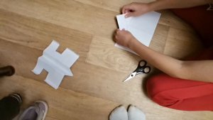 Делаем самолёт из бумаги