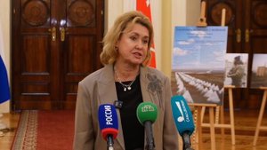 ВАС БЕСПОКОЯТ ИЗ СЛУЖБЫ БЕЗОПАСНОСТИ БАНКА