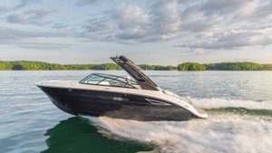 Обзор катера Sea Ray SDX 250 _ компактный вместительный боурайдер с каютой