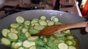 Кабачки с яйцом