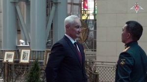 Министр обороны РФ Андрей Белоусов вручил медали «Золотая Звезда» отличившимся участникам СВО