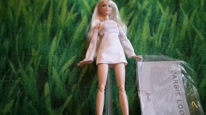 Обзор на Виктория блондинка Барби Лукс в белом Barbie LOOKS