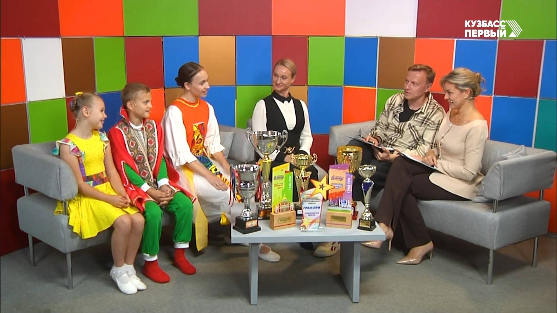 Эфир программы "Включайся" от 23.09.2025. В гостях - "Кураж"