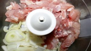 Куриный рулет с омлетом