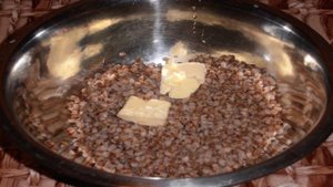 Курица, фаршированная гречкой