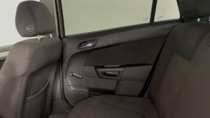 Opel Astra '2010 00331