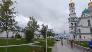 Природа у Воскресенского собора. 25 сентября