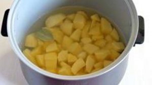 Картофельное пюре в мультиварке Редмонд