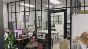 Стеклянные перегородки в стиле лофт для офиса