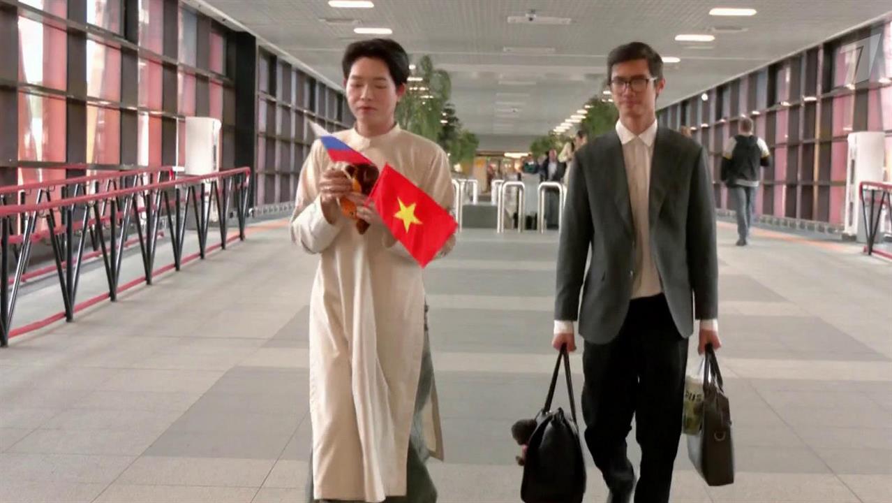 Победитель конкурса "Интервидение", вьетнамский певец Дык Фук возвращается из России домой