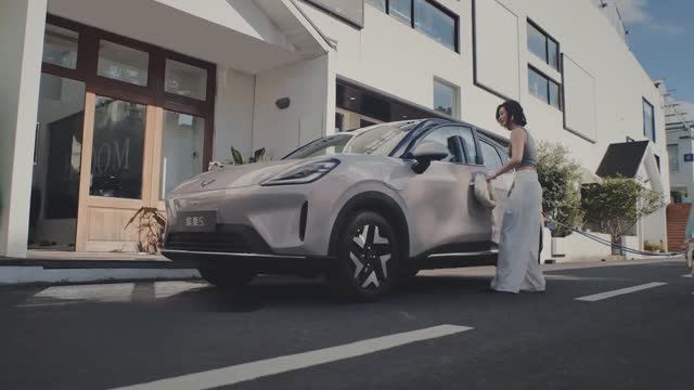 Новый Wuling Bingo S - бюджетный электрокроссовер с запасом хода 430 км.