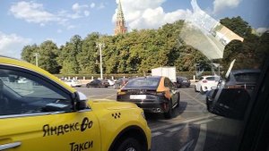 Едем по улицам Москвы