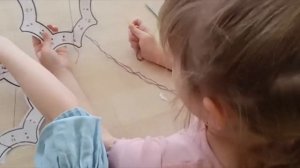 Делай и играй Паутинка паучка