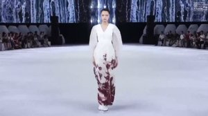 Модный показ в Китае, куда вошли платья студентки СПбГУПТД Лизы Анисимовой из коллекции Morpheus