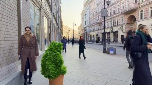 Bushman Scares Beautiful Girls Again! Bushman Prank!