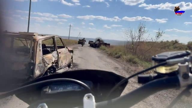 Так выглядит одна из дорог снабжения под Мирноградом. смотреть онлайн
