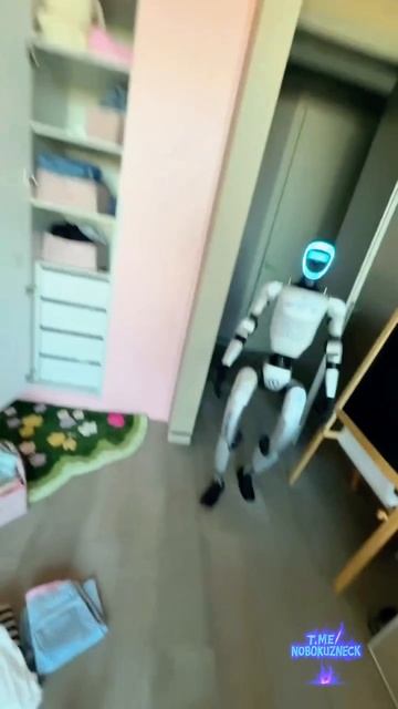 Васе на день рождения подарили робота 🤖 😂😂😂😂😂😂😂 #Shorts смотреть онлайн