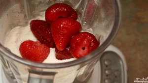 Лимонно-клубничные пирожные