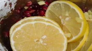 Клюквенно-лимонный напиток с имбирем