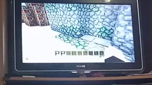 построила замок в майнкрафт на приставке