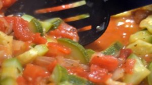 Кабачки, запеченные в духовке с овощами