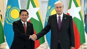 Токаев предложил Мьянме возить грузы через Казахстан для развития общих логистических маршрутов