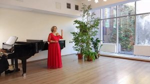 Людмила Юрьева.
"Гляжу в озёра синие".
Л.Афанасьев.
сл.И.Шаферана.
1000004616.mp4