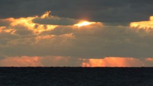 Тучи на закате в Сочи. Перед штормом.