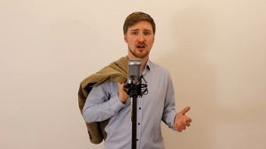 Поет ученик школы Николай