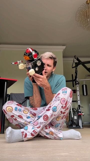 Этот дед ещё работает 😂 и это я не про себя😂 смотреть онлайн