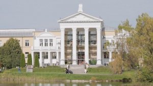 Осенняя прогулка. Реставрация лабораторного корпуса Главного ботанического сада