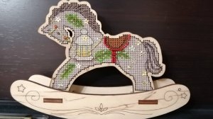 Праздничная лошадка (Фрузелок, 1101): от обзора набора до готовой работы