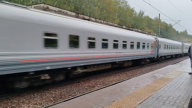 ЭП2К-499 с поездом 068Х "Таврия" сообщением Москва-Симферополь смотреть онлайн