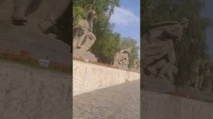 Марина У.Мир на ладони ! Вместе по Мамаеву Кургану!!!