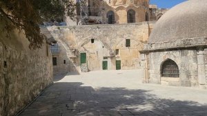 Я зажгу свечи за вас в День Веры, Надежды, Любови и матери их Софии. И общую благодарственную свечу