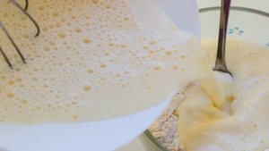 Клубничные оладьи