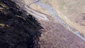 Горы, скалы, ущелья