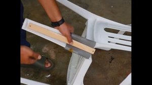 Как починить сломанный пластиковый стул