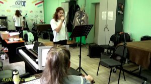 A Tisket, А Tasket -5-я. Чистим тему, расщепляем звук, свингуем. Полина Янгель.  Эстрадное пение.