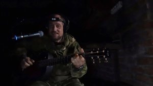 "Не плачьте, крокодилы", поёт Дмитрий Матюшкин