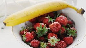 Клубнично-банановый смузи