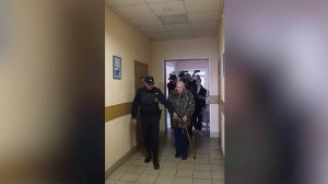 Суд арестовал двух фигурантов дела об отравлении алкоголем в Ленобласти