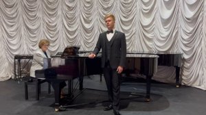 С.Рахманинов "В молчании ночи тайной"
Г.В.Свиридов  "Роняет лес багряный свой убор".mp4