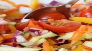 Куриный стейк под овощами и сыром