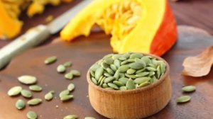 Смертельная ошибка при употреблении тыквенных семечек! Это опасно!